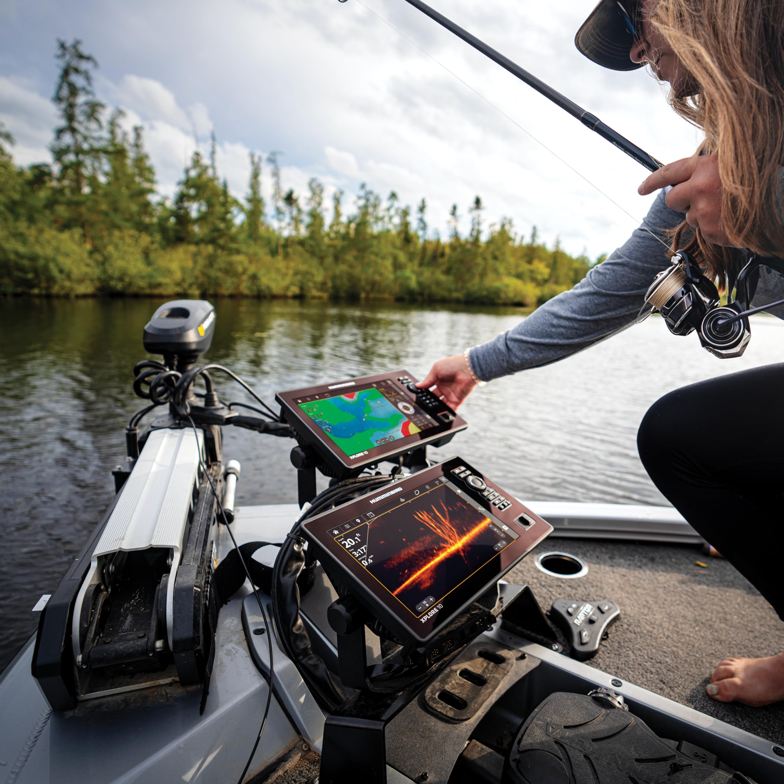 Humminbird MEGA Live 2 Forward-Facing Sonar Transducer for XPLORE, APEX, and SOLIX G3 Fish Finders - Image 7